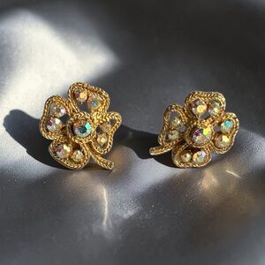 Vintage Aurora Borealis Four Leaf Clover Gold Tone
Clip Earrings